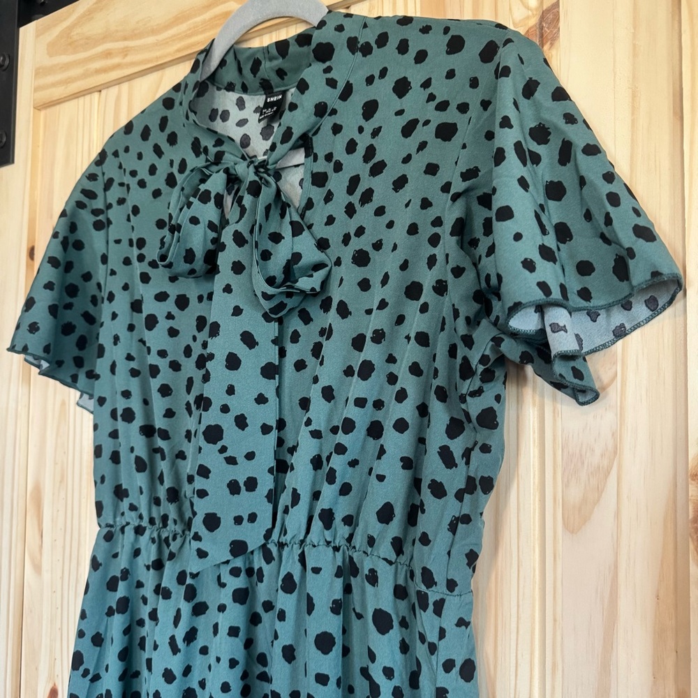Rockabilly Green & Black Spotted Bow Neckline Flutter Sleeve Dress size Large - Picture 7 of 10